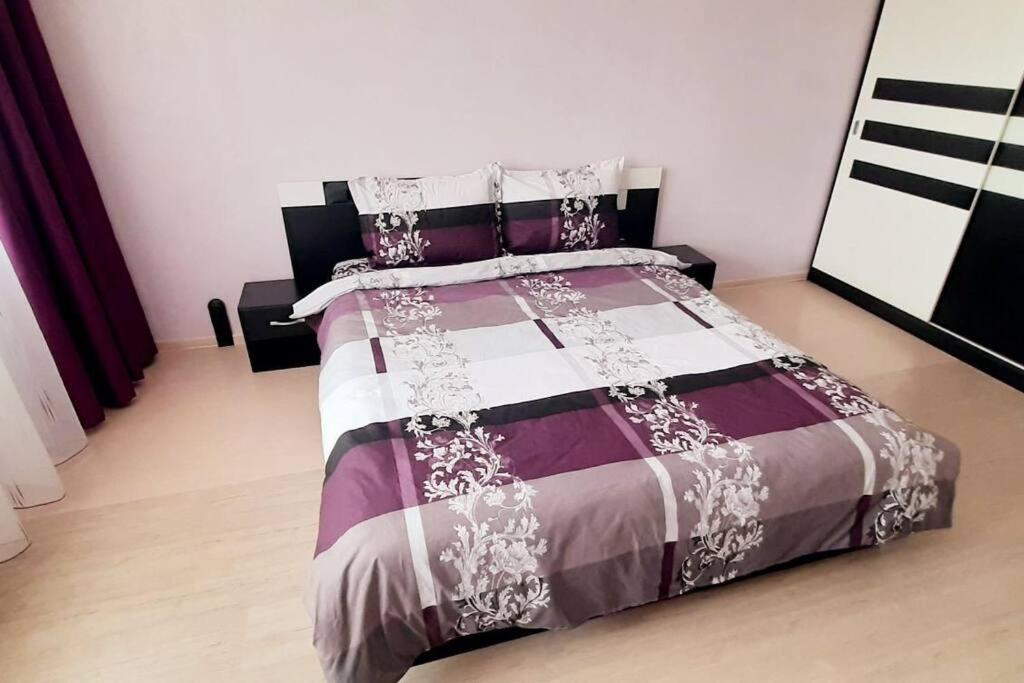 Soc Apartment Close To The Center Burgas City Eksteriør billede